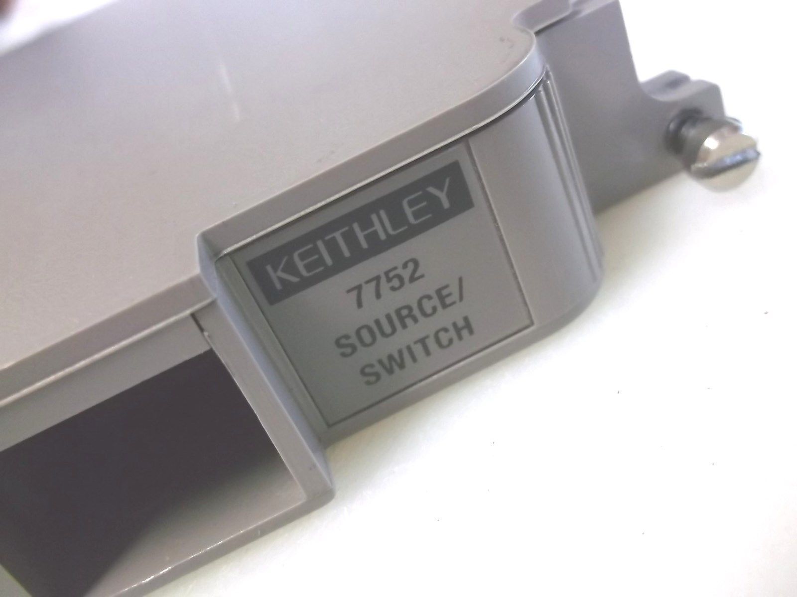 Keithley 7752 Low Voltage, CurrentSource-Only Source/Switch Module Keithley 7752 Low Voltage, CurrentSource-Only Source/Switch Module